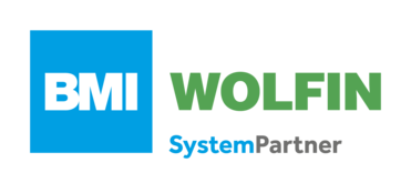 Logo von BMI WOLFIN als SystemPartner, bestehend aus blauen und grünen Schriftzügen auf transparentem Hintergrund.